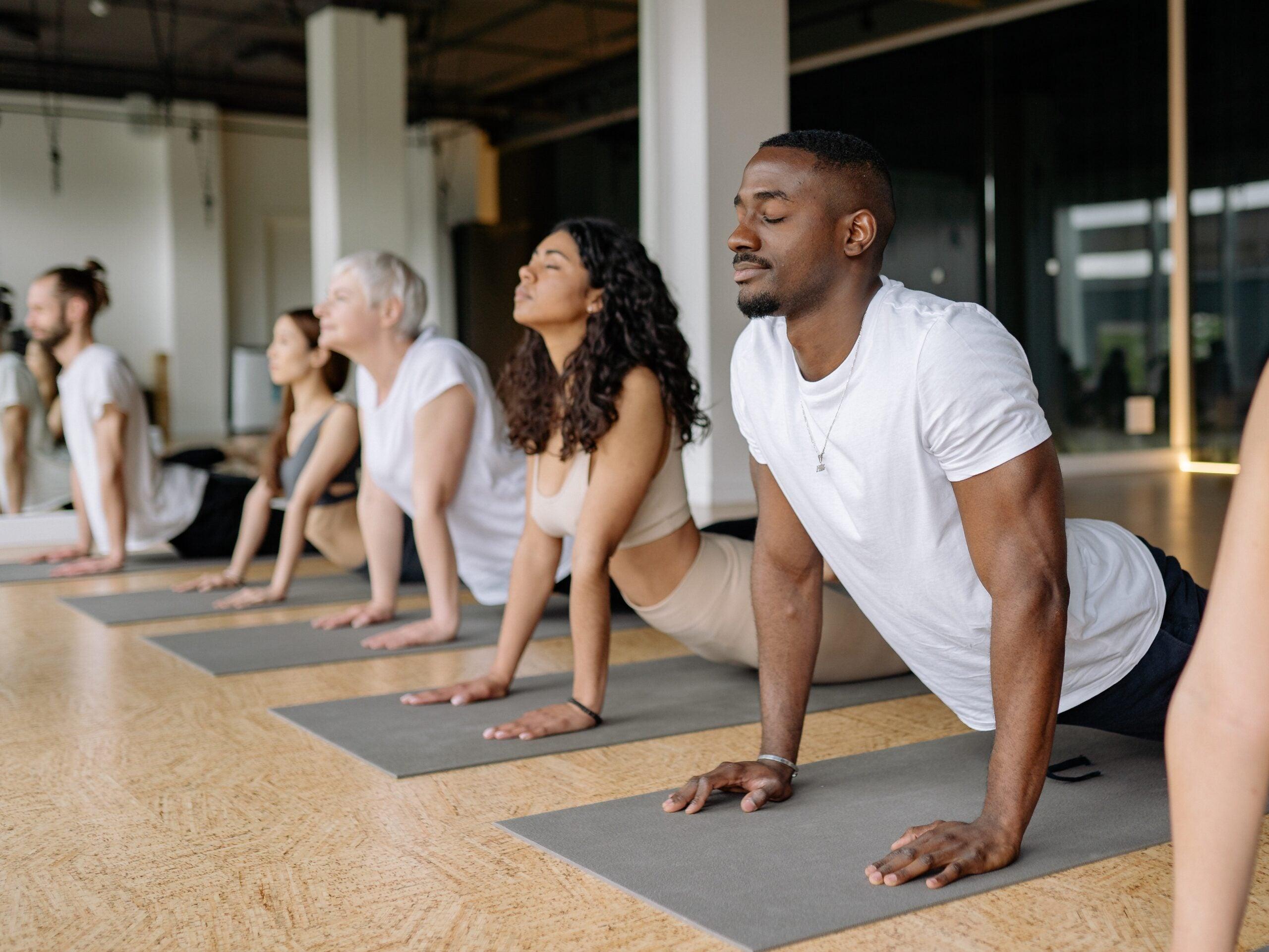 Fortalece tu Cuerpo‌ y Mente Practicando Yoga: La Conexión ‌del Movimiento y la Respiración